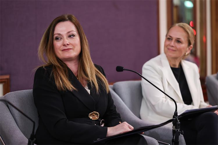 Slika /Portret državne tajnice/Željka 6.3..jpg